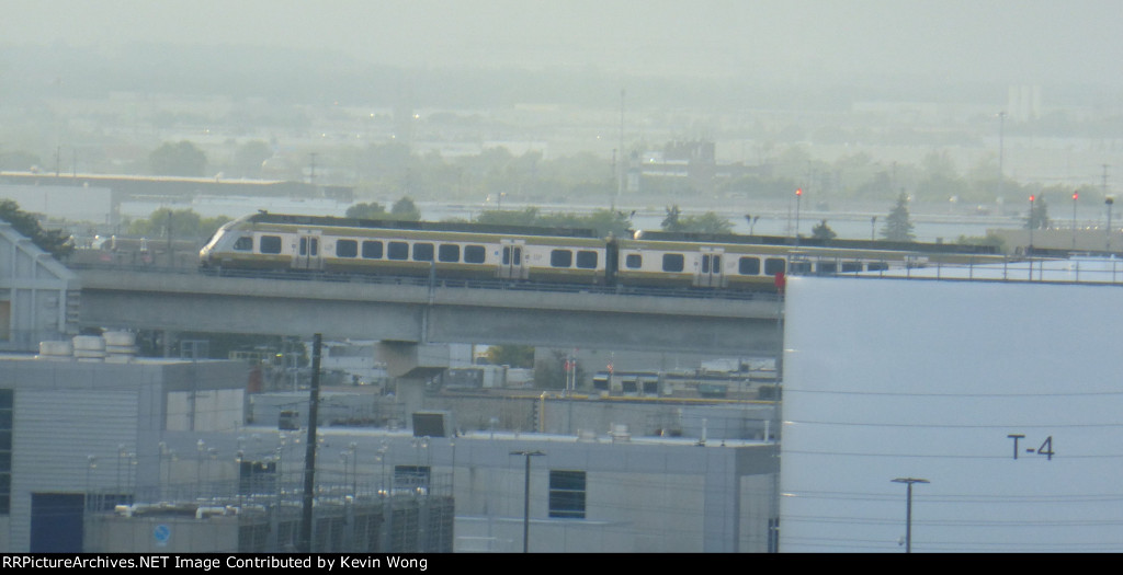 UP Express "A" unit DMU 1001